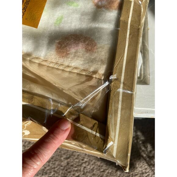New old Stock Beacon Baby Blanket Cream Puff Downy Dream Brown Bears Satin Trim - Picture 9 of 15